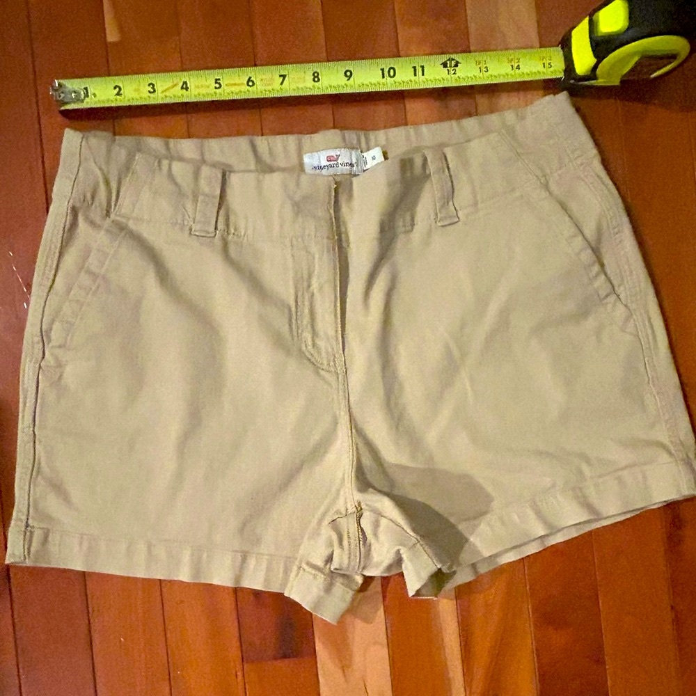 Vineyard Vines Women's Khaki Shorts